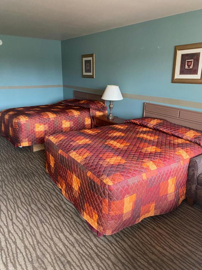 Malibu Inn Lake Delton Exteriör bild
