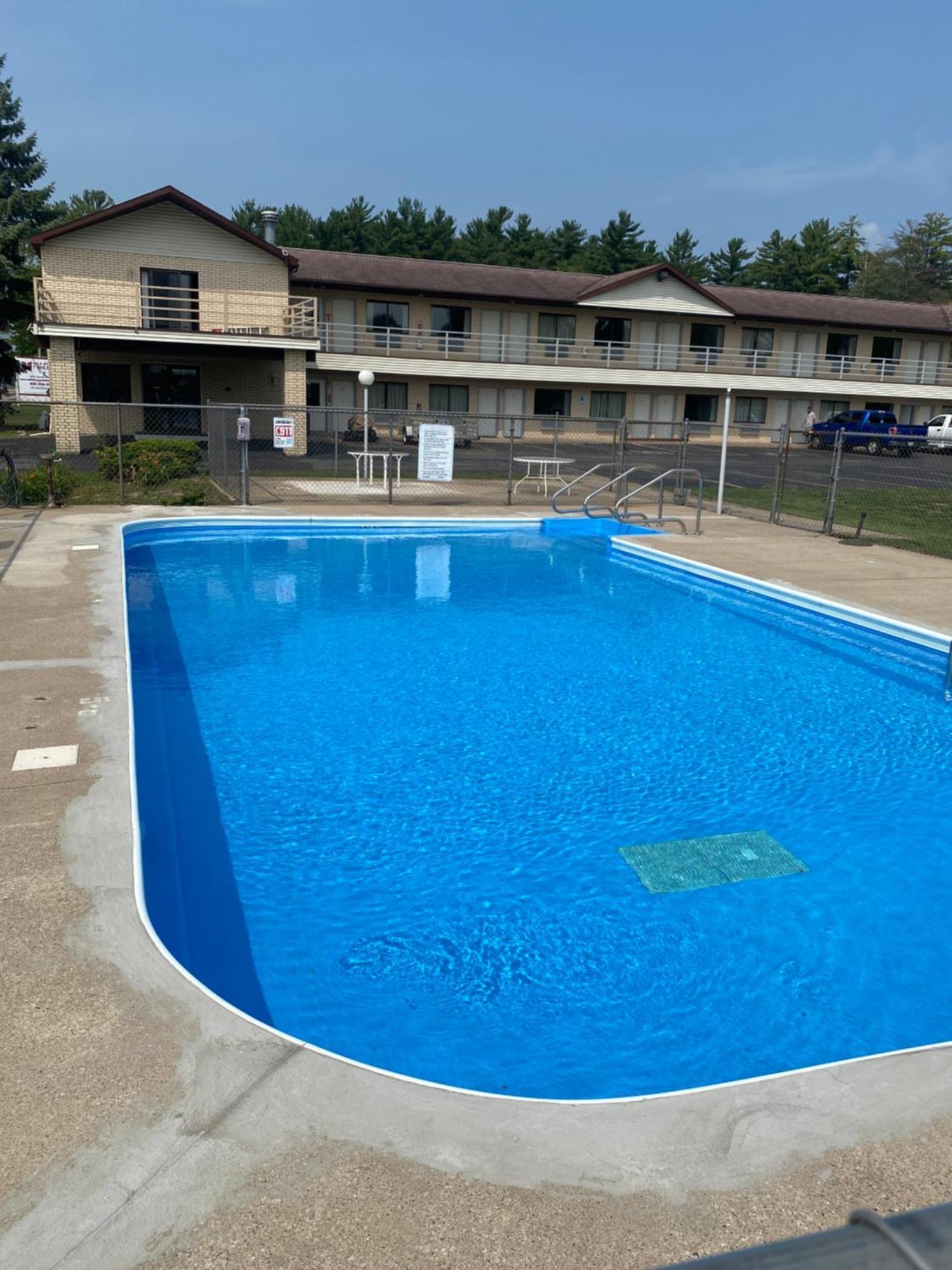Malibu Inn Lake Delton Exteriör bild